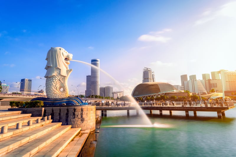 Singapore Malaysia Itinerary: Merlion Park and Singapore skyline