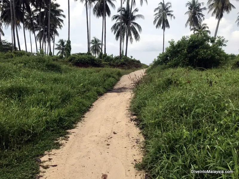 The very easy trek from Long Beach to Teluk Kalong