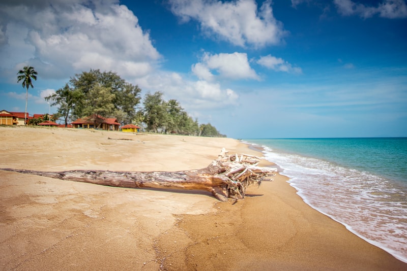 Pantai Cahaya Bulan