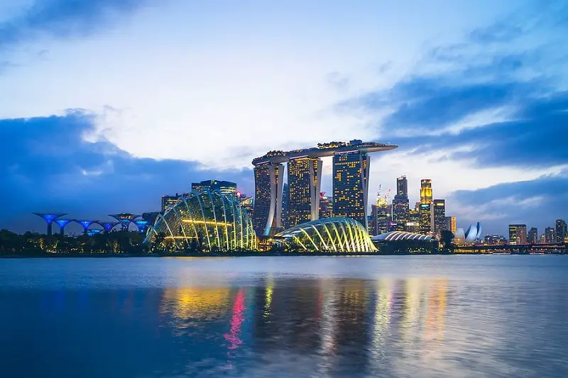 The beautiful Singapore skyline at Marina Bay