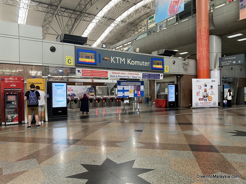 KTM Komuter at KL Sentral