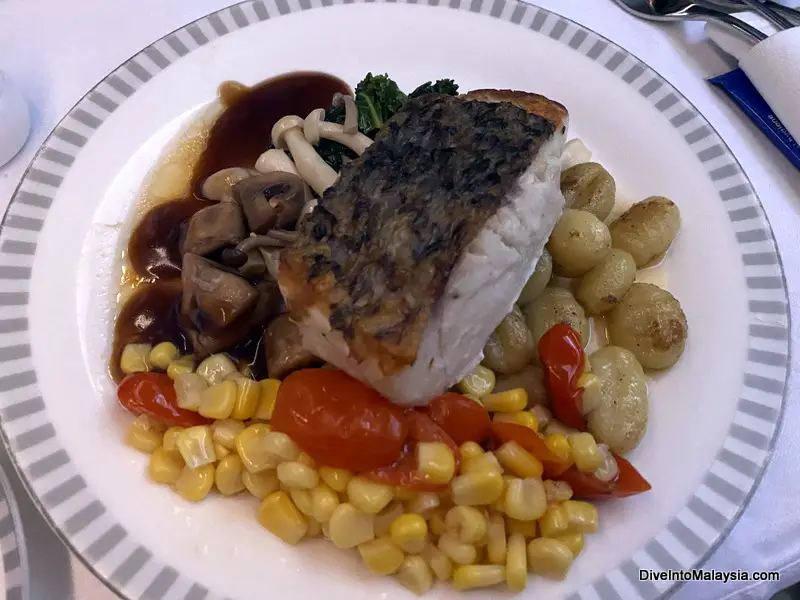 main course barramundi in Singapore Airlines business class