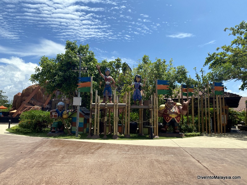 Desaru Coast Adventure Waterpark Pirate statues