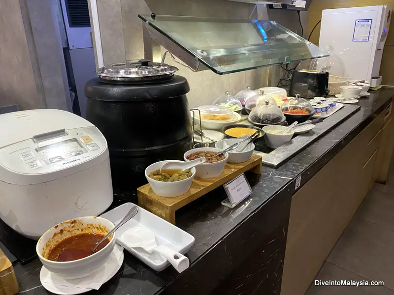 Plaza Premium Lounge Penang breakfast foods