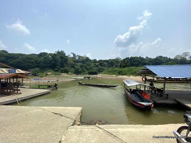 Taking the boat across the river to Taman Negara