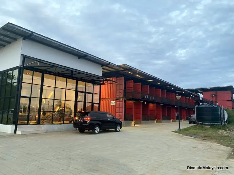 Semporna Seaview Hotel front