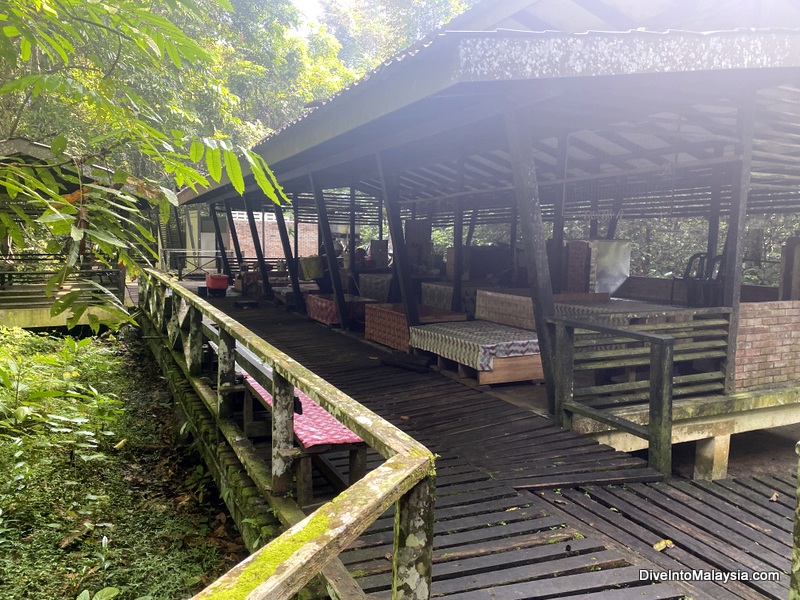 Niah Caves Stalls in the national park near Traders' Cave