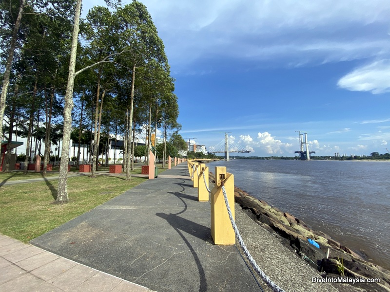 Boardwalk along the Kamena River BIntulu