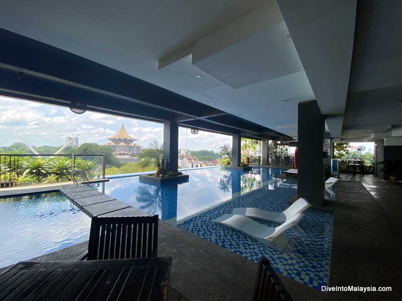 The Waterfront Hotel Kuching pool and bar