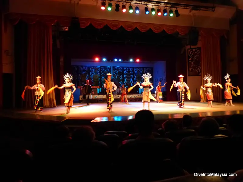 Performance at Sarawak Cultural Village