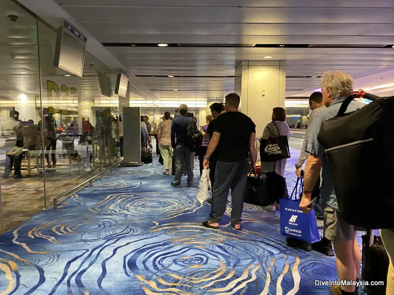 Qantas business class Business class line to enter the gate at Singapore Changi Airport