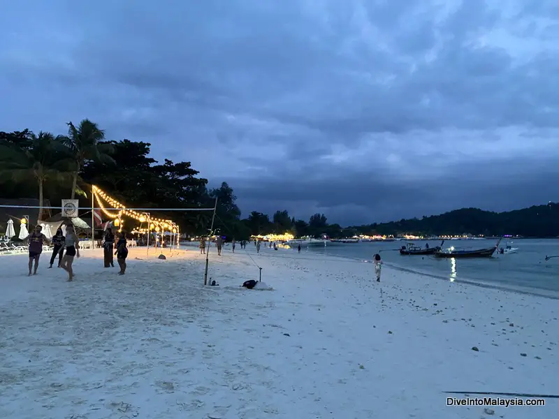 Pattaya Beach in the evening on Koh Lipe